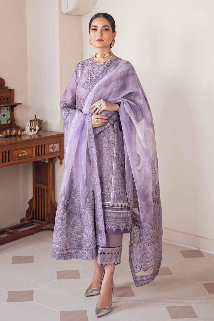 Unstitched 3-Pc Embroiderey Suit