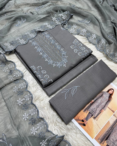 3-Piece Embroidery Lawn Suit